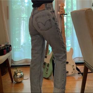 Vintage 512 Slim Fit Levi Mom Jeans
